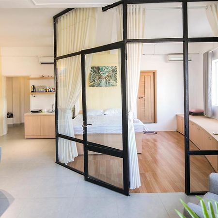 Scandinavian Apartment With Balcony In Bui Vien Ho-Chi-Minh-Stadt Exterior foto